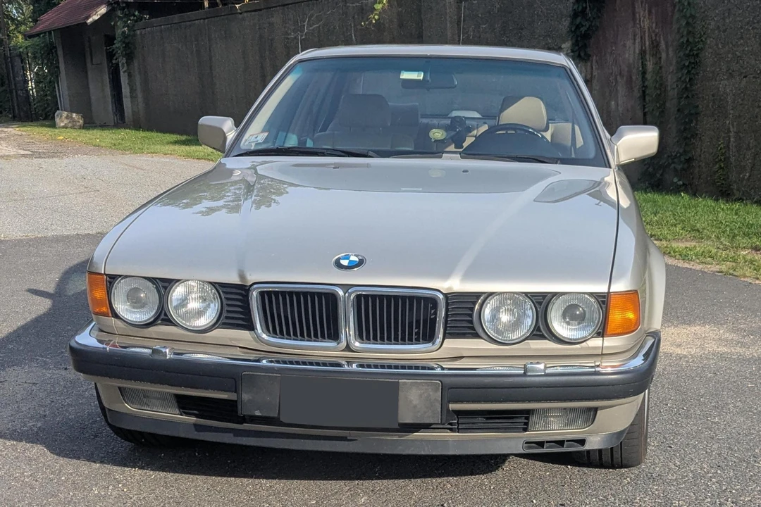 1990 BMW E32 7 Series - Image 2 of 31