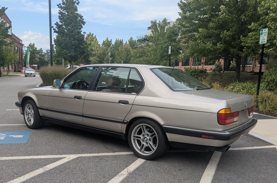 1990 BMW E32 7 Series - Image 11 of 31