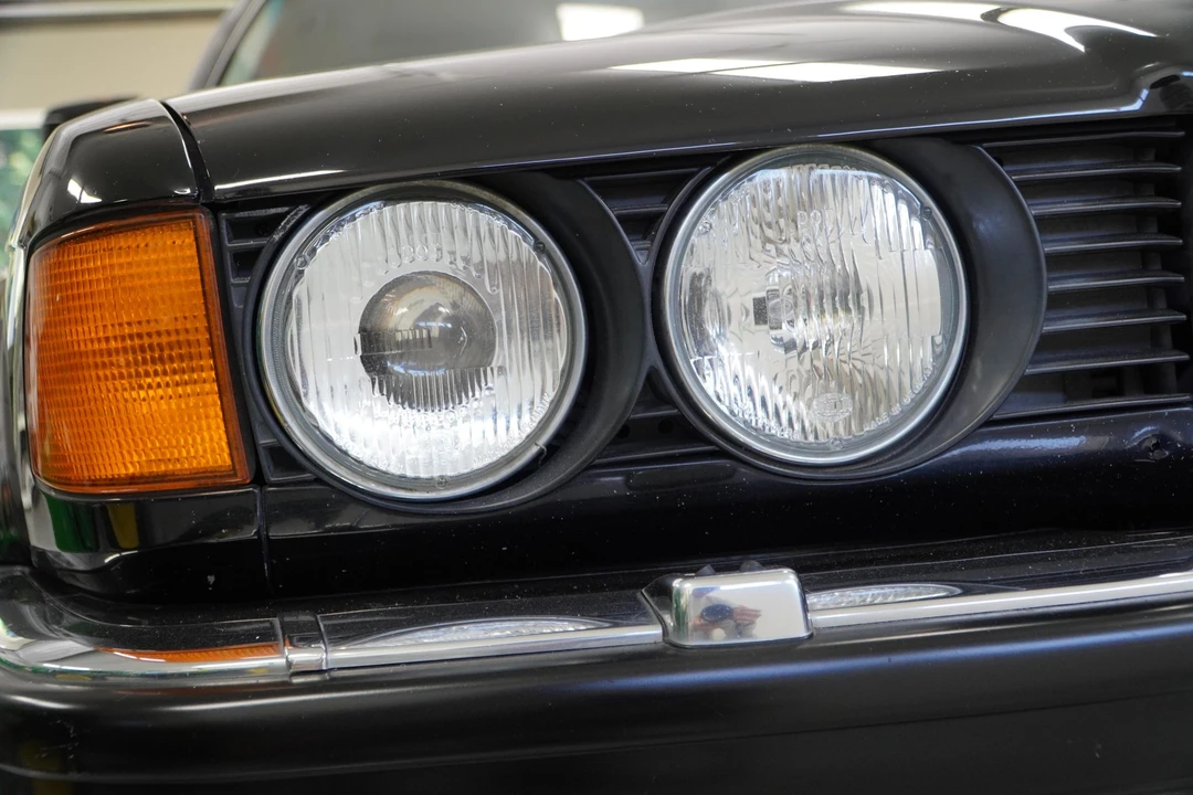 1990 BMW E32 7 Series - Image 23 of 31