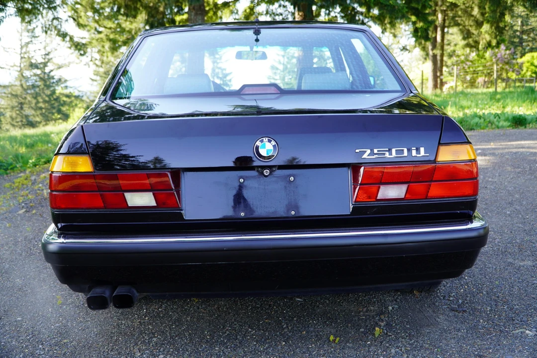 1990 BMW E32 7 Series - Image 11 of 31