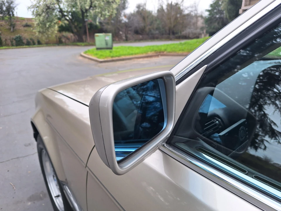 1990 BMW E32 7 Series - Image 24 of 31