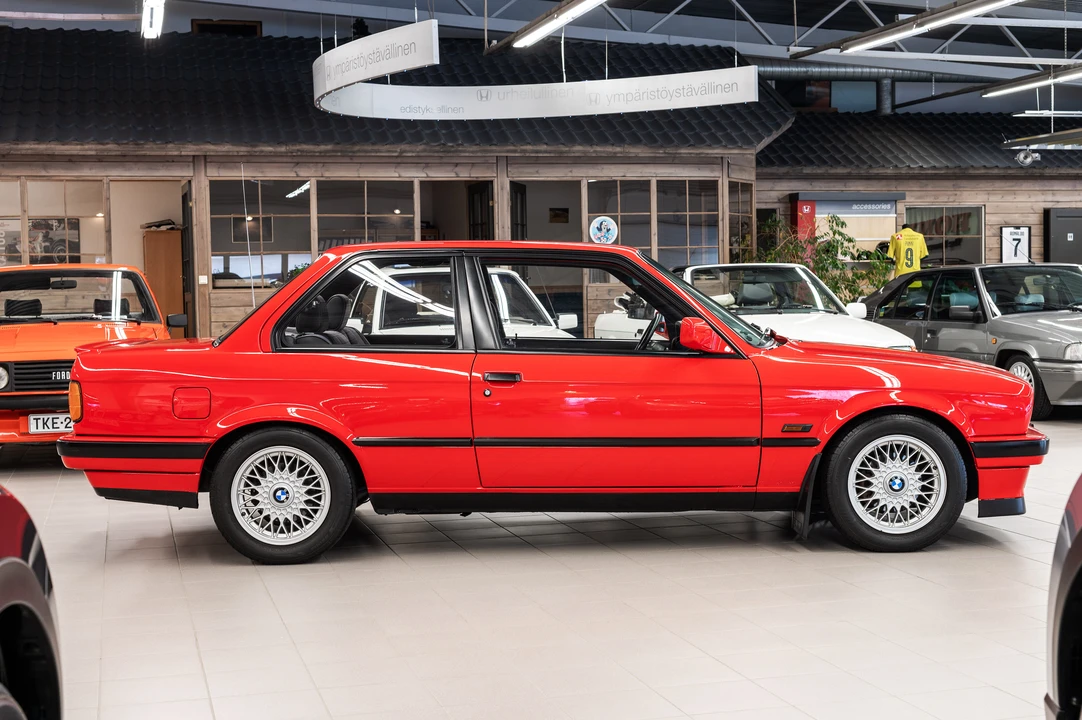 1990 BMW E30 3 Series - Image 14 of 31