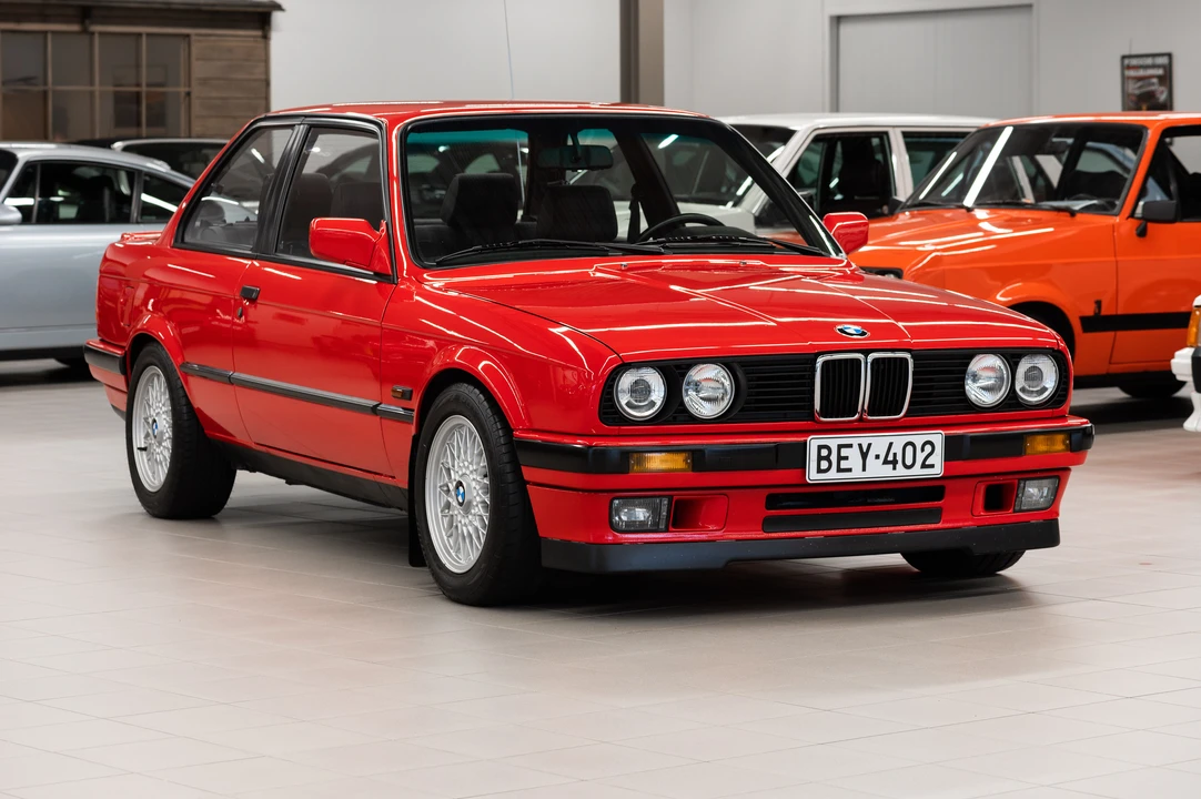 1990 BMW E30 3 Series - Image 13 of 31