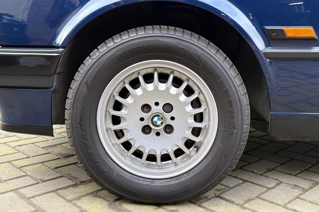 1990 BMW E30 3 Series - Image 27 of 30