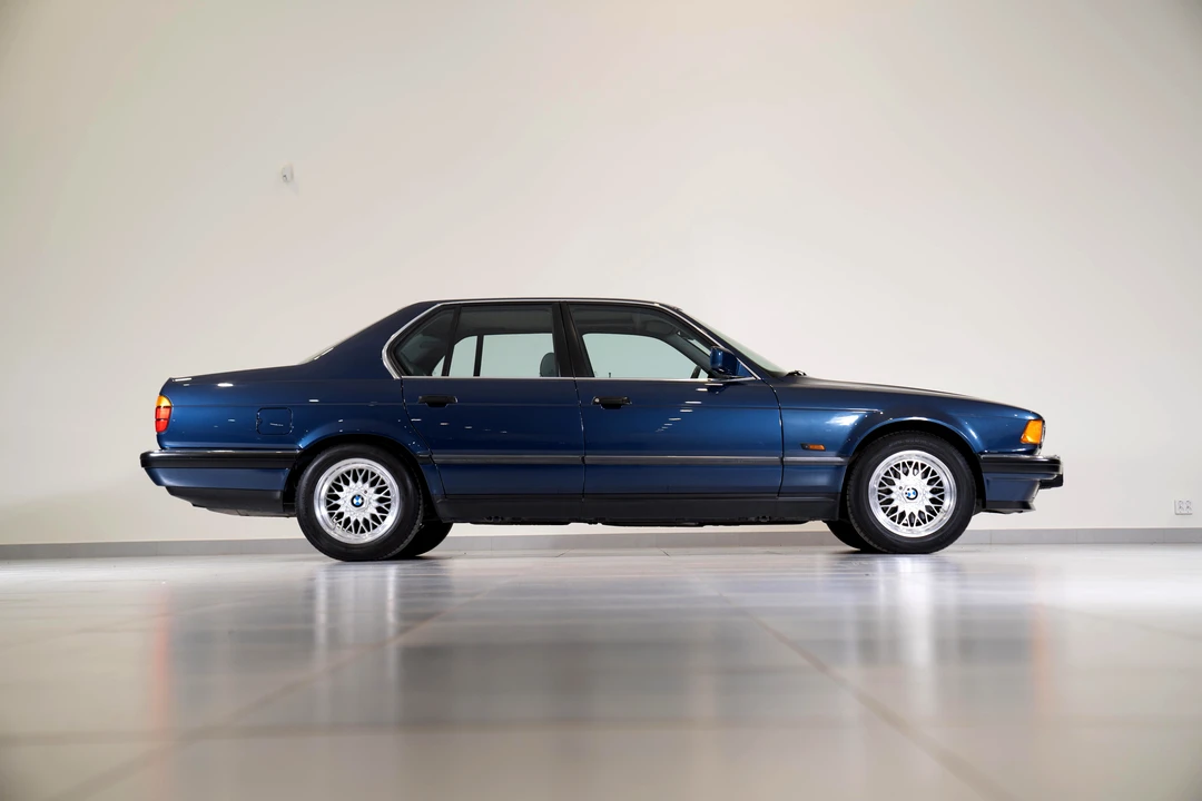 1990 BMW E32 7 Series - Image 9 of 31