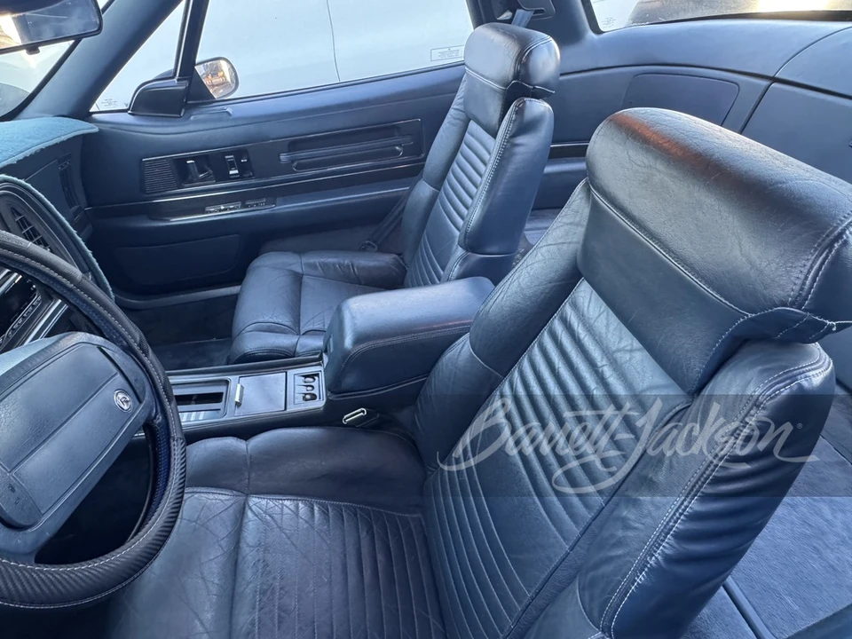1990 Buick Reatta - Image 5 of 11