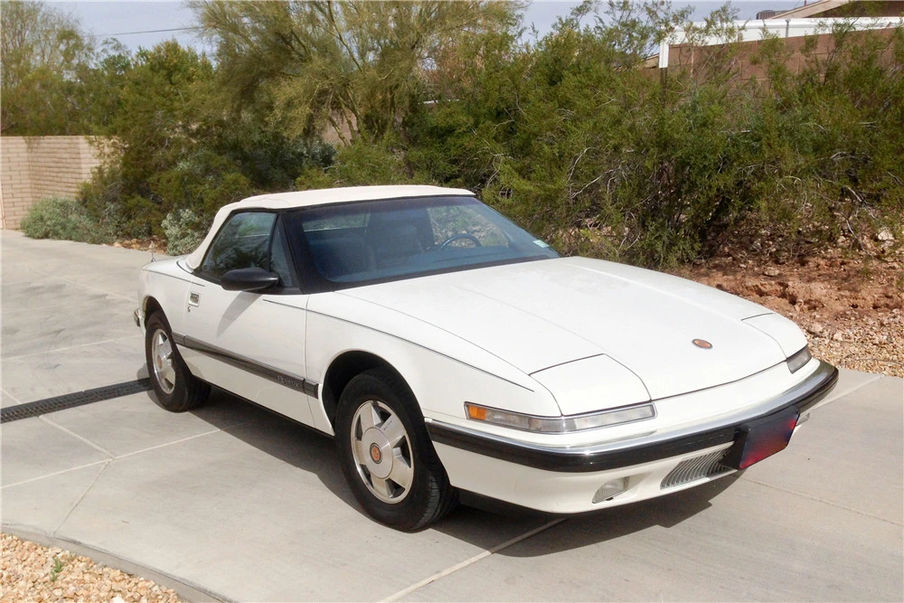 1990 Buick Reatta - Image 2 of 4