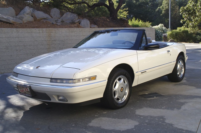 1990 Buick Reatta - Image 2 of 5