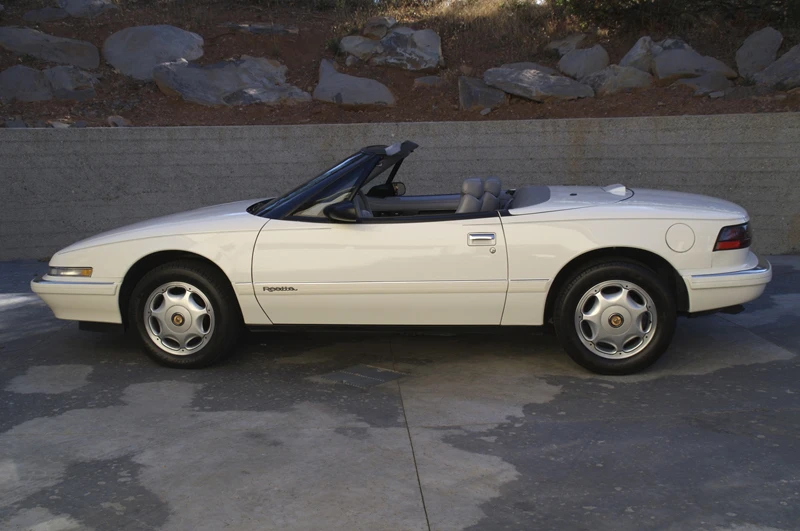 1990 Buick Reatta - Image 5 of 5