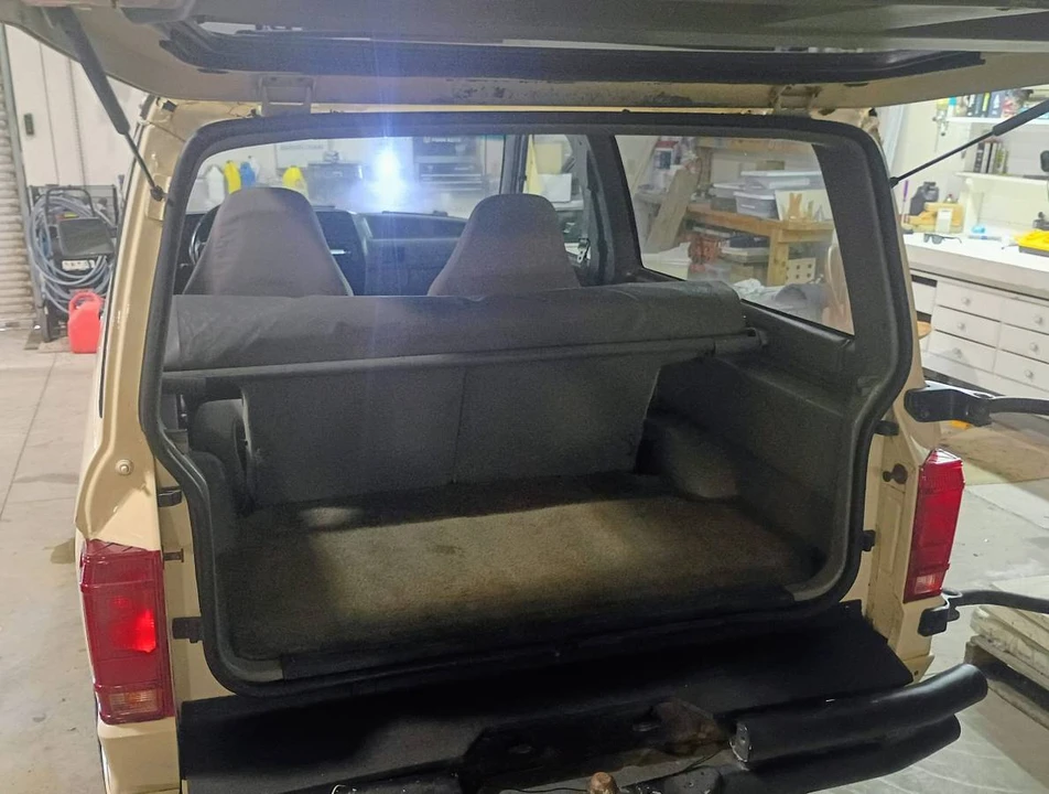 1990 Ford Bronco II - Image 9 of 24
