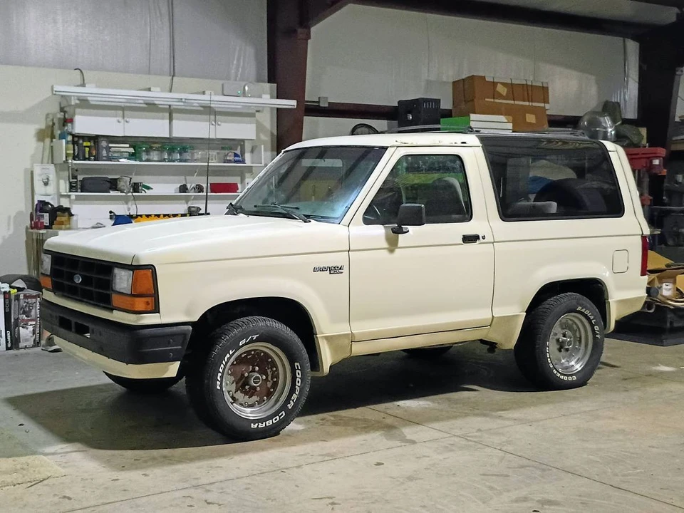 1990 Ford Bronco II - Image 2 of 24