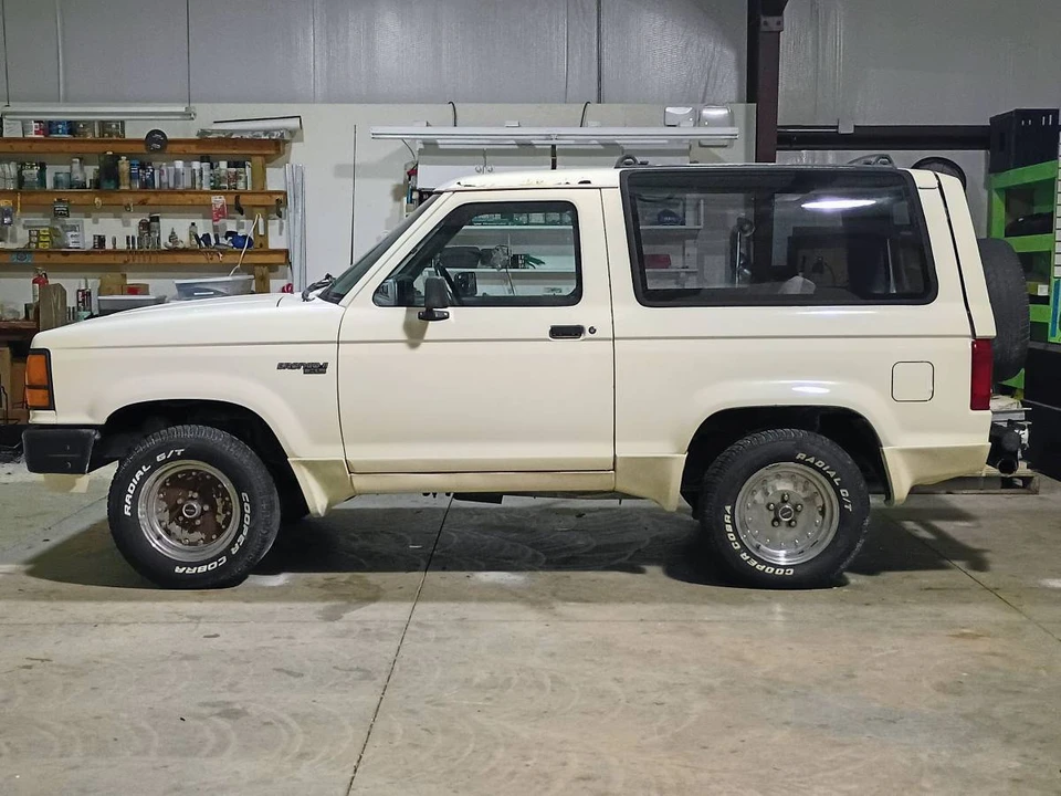 1990 Ford Bronco II - Image 3 of 24