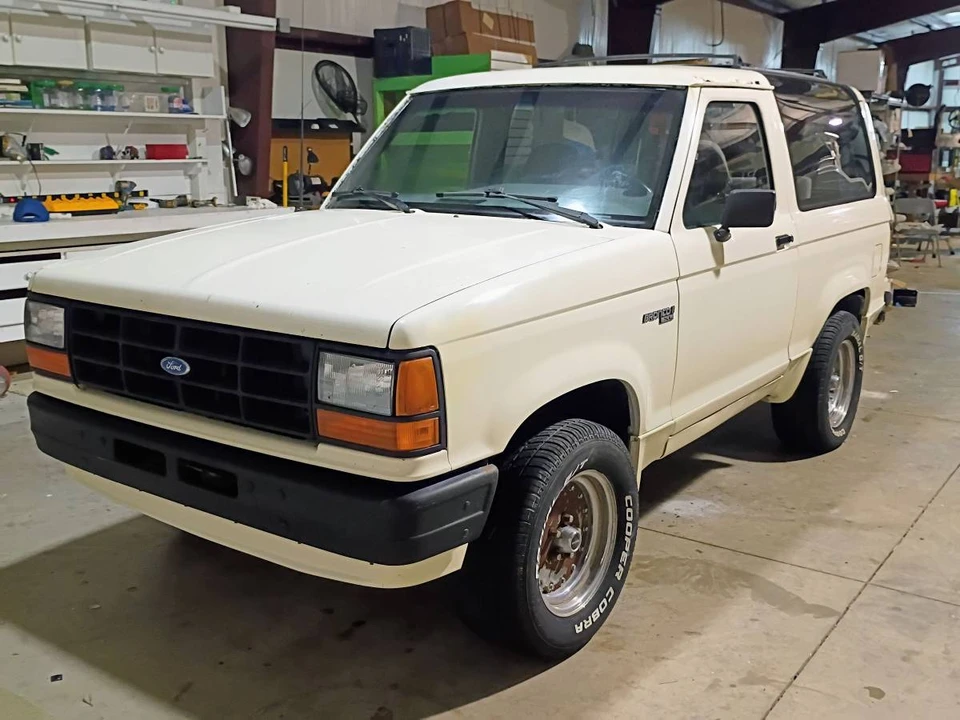 1990 Ford Bronco II - Image 6 of 24