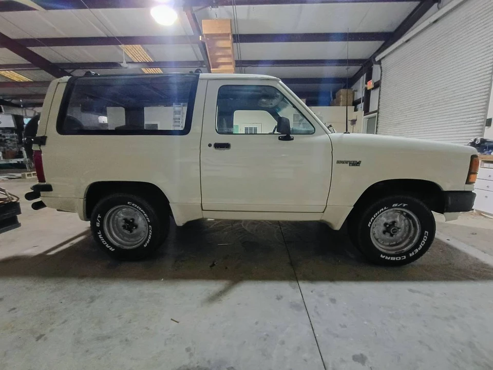 1990 Ford Bronco II - Image 7 of 24