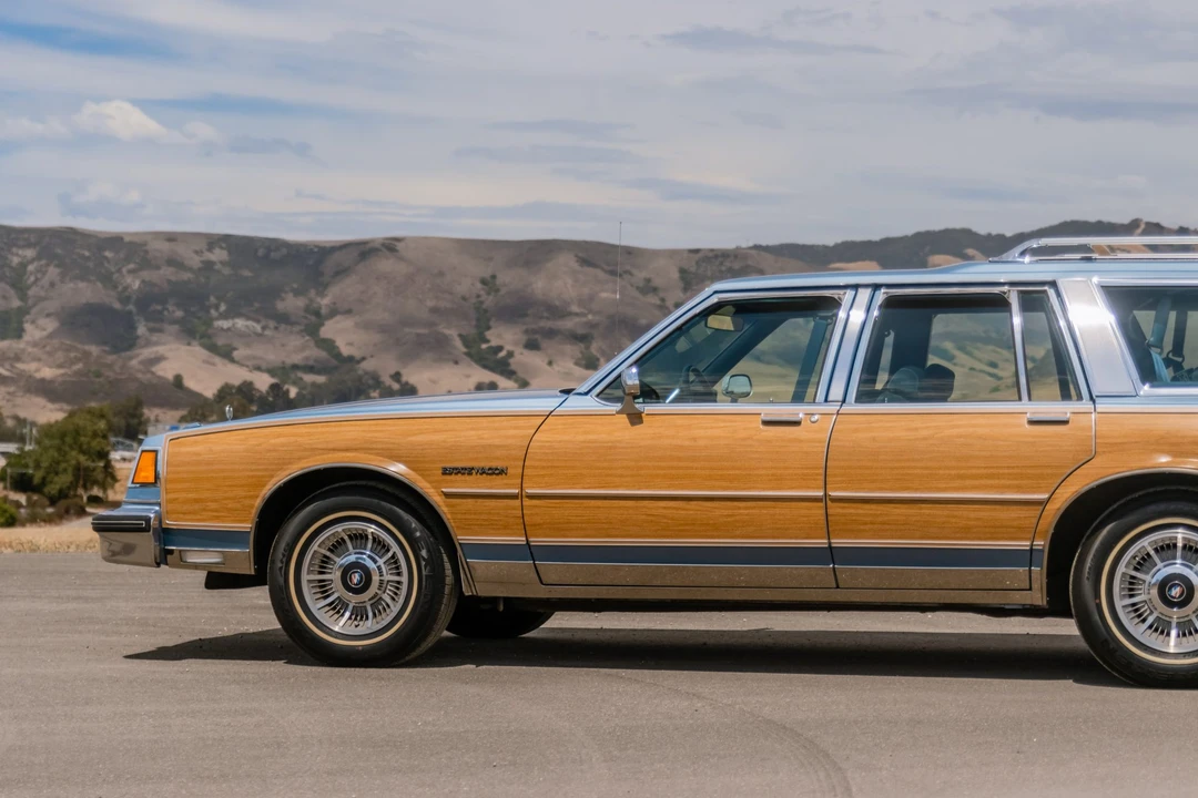 1990 Buick LeSabre - Image 22 of 31