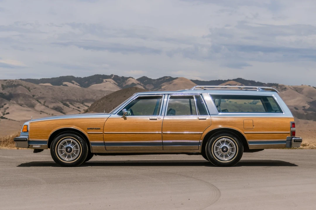 1990 Buick LeSabre - Image 5 of 31
