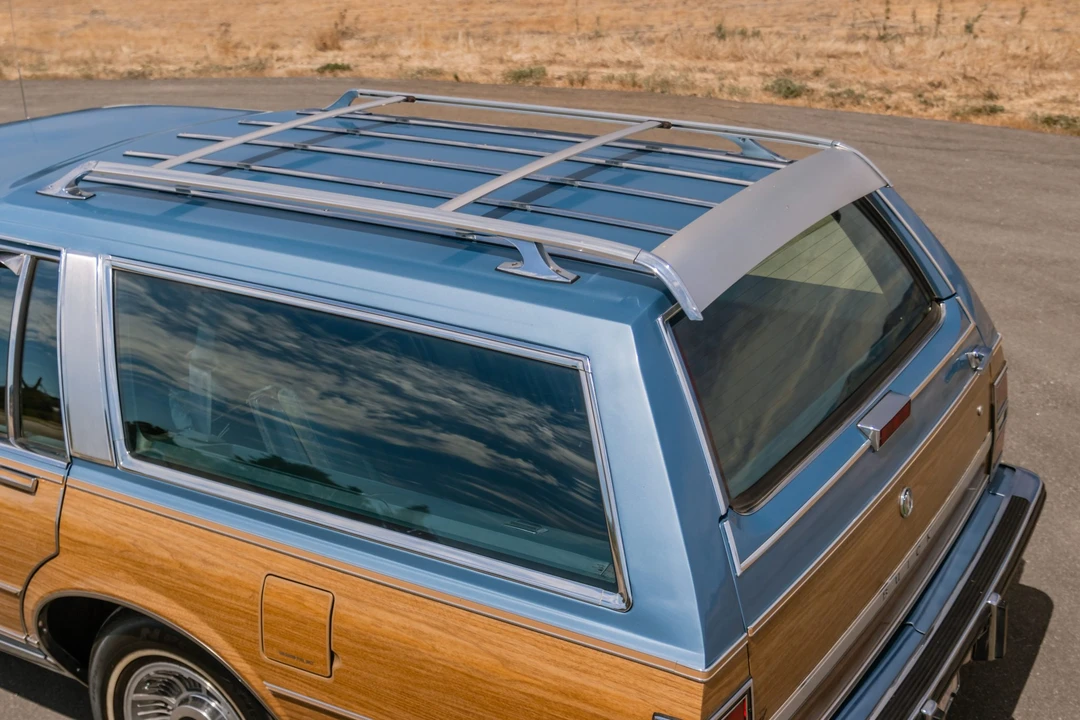 1990 Buick LeSabre - Image 25 of 31