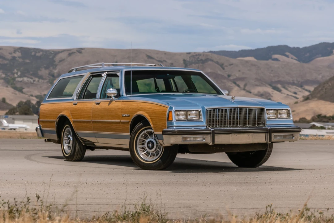 1990 Buick LeSabre - Image 15 of 31