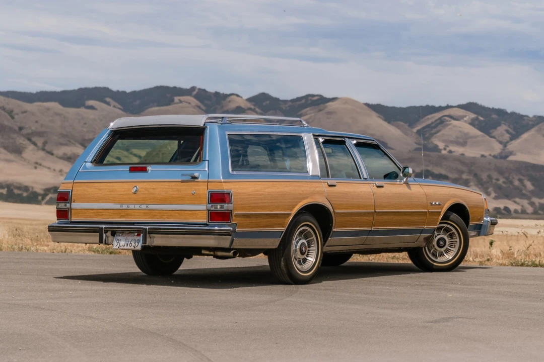 1990 Buick LeSabre - Image 11 of 31