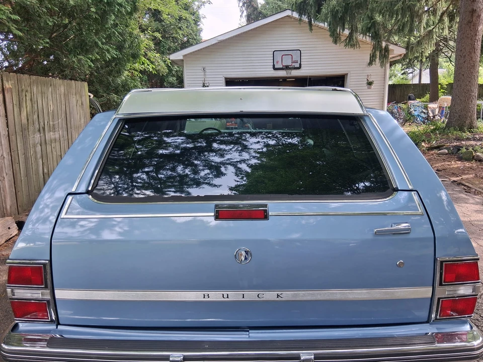 1990 Buick Roadmaster - Image 10 of 31