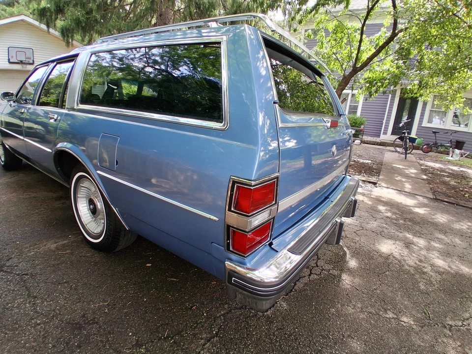 1990 Buick Roadmaster - Image 14 of 31