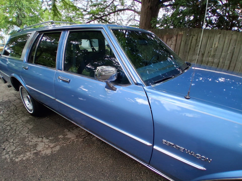 1990 Buick Roadmaster - Image 17 of 31