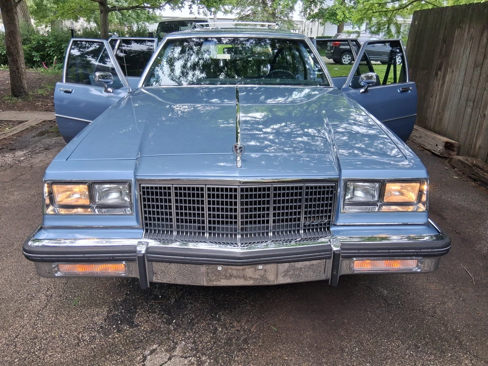 1990 Buick Roadmaster - Image 5 of 31