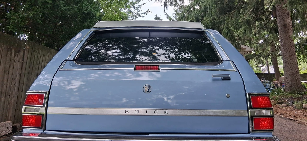 1990 Buick Roadmaster - Image 13 of 31