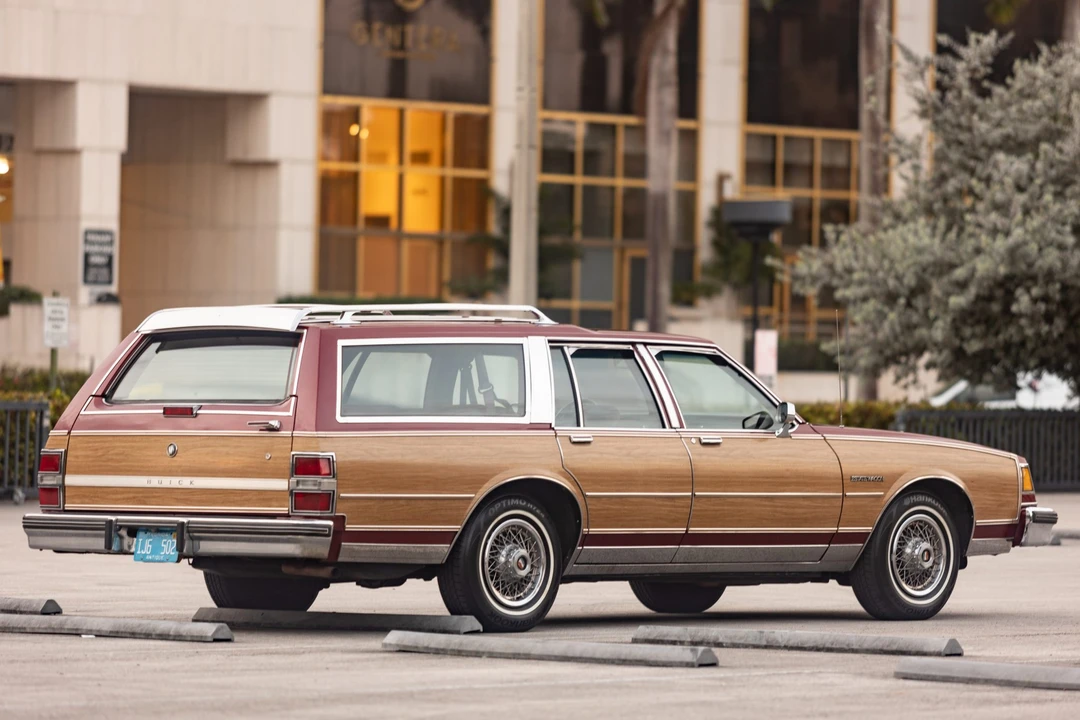 1990 Buick LeSabre - Image 13 of 31