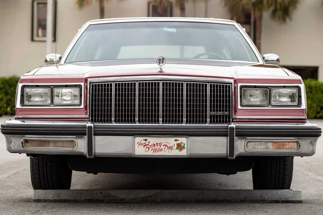 1990 Buick LeSabre - Image 20 of 31