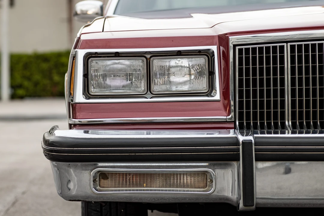 1990 Buick LeSabre - Image 22 of 31