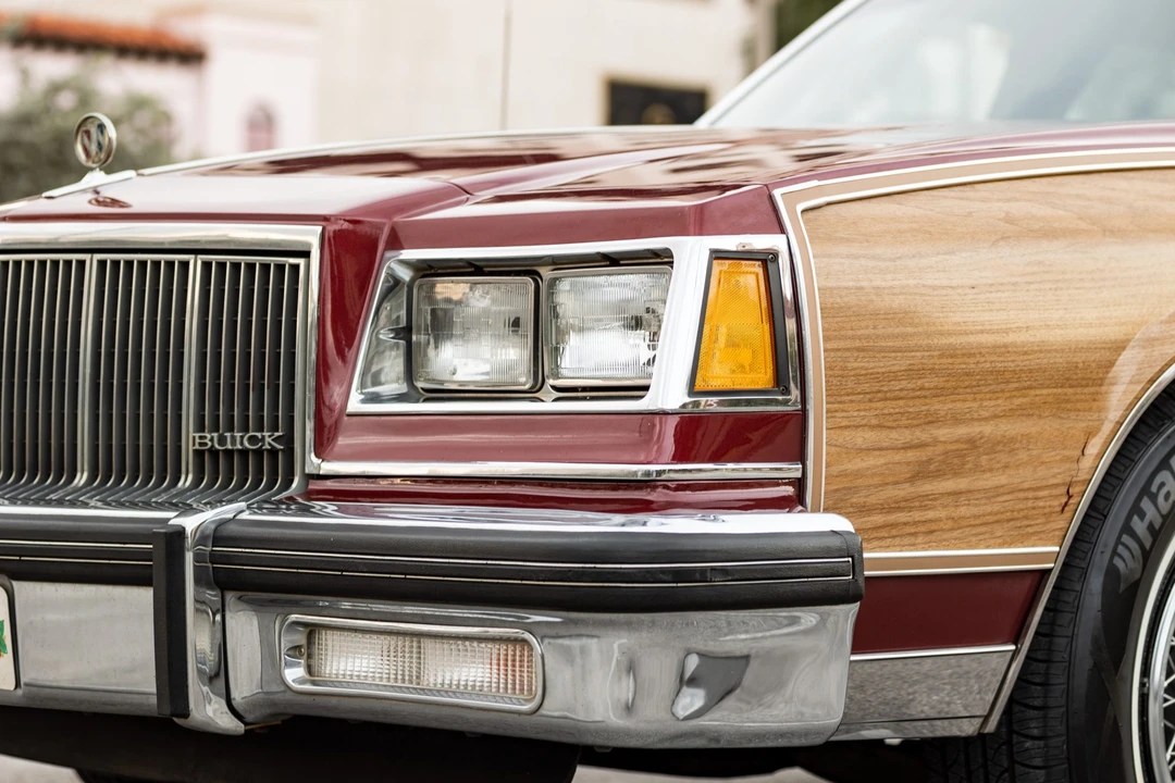 1990 Buick LeSabre - Image 25 of 31