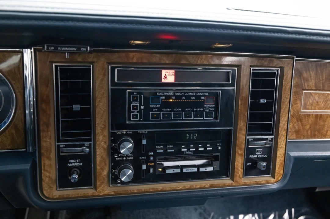 1990 Buick LeSabre - Image 18 of 21