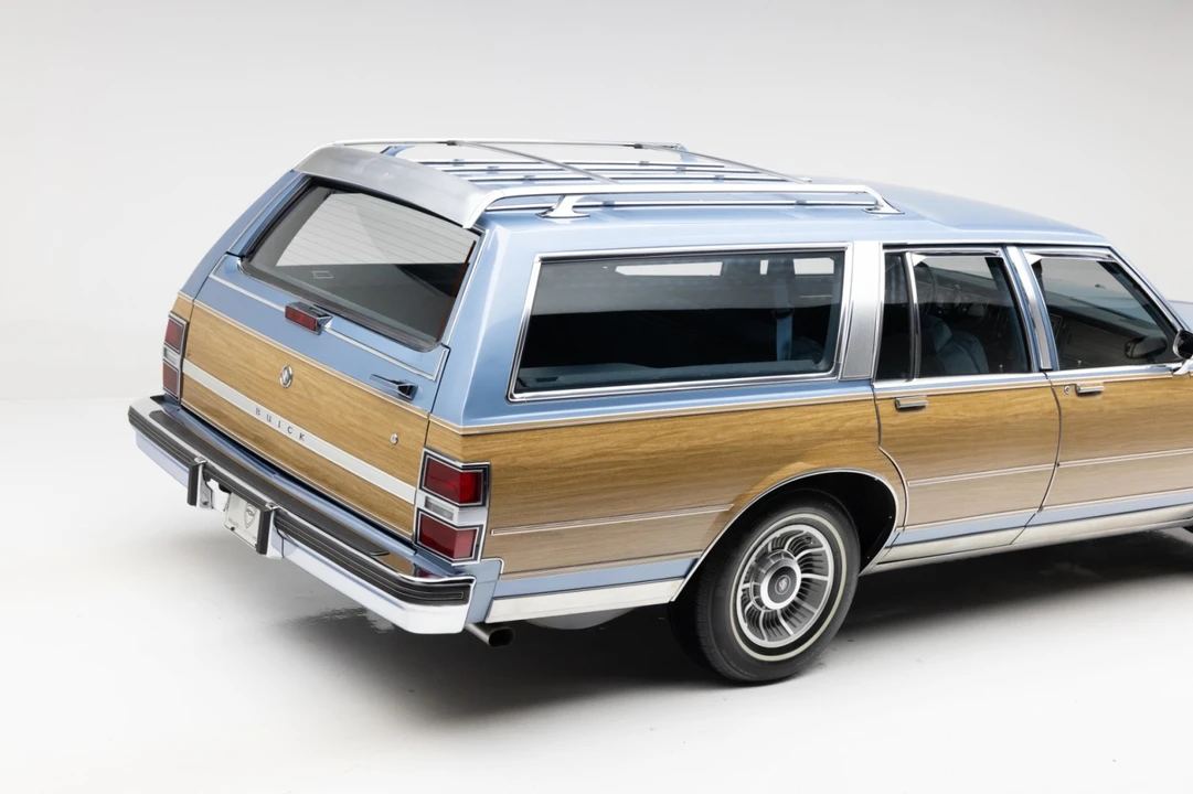 1990 Buick LeSabre - Image 27 of 31