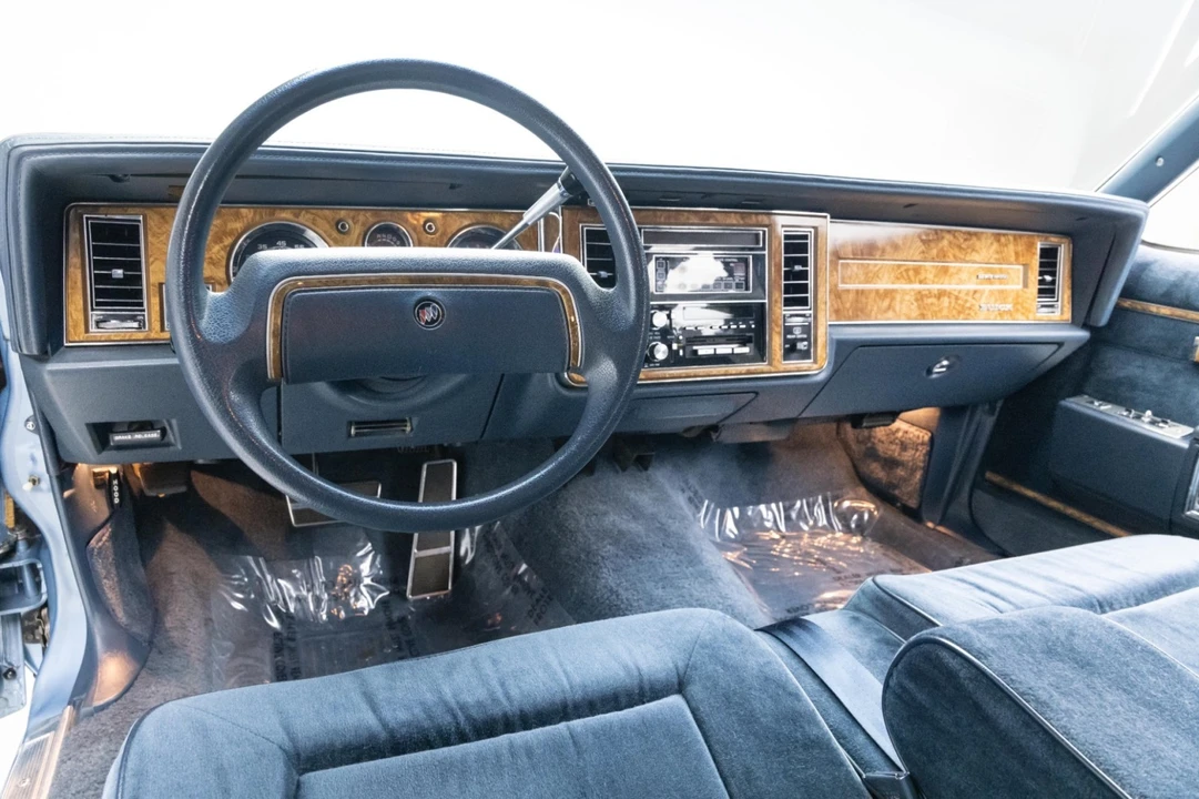 1990 Buick LeSabre - Image 6 of 21