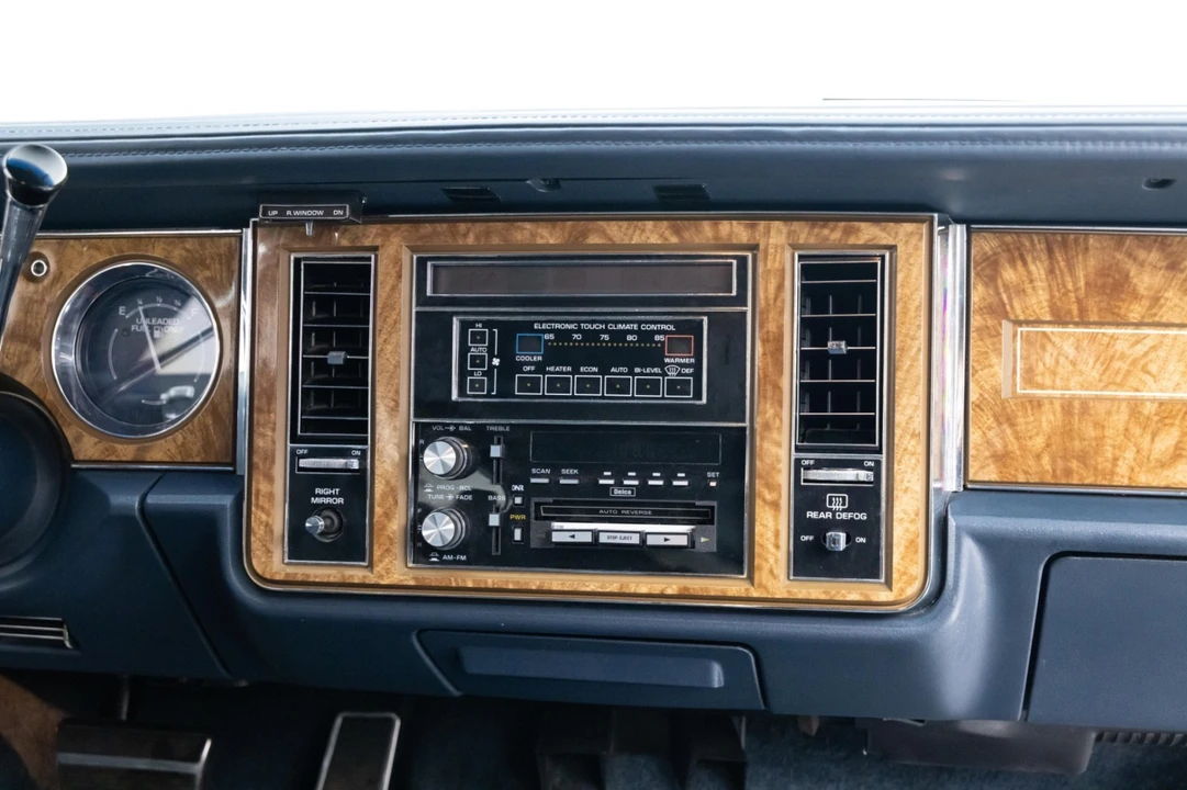 1990 Buick LeSabre - Image 16 of 21