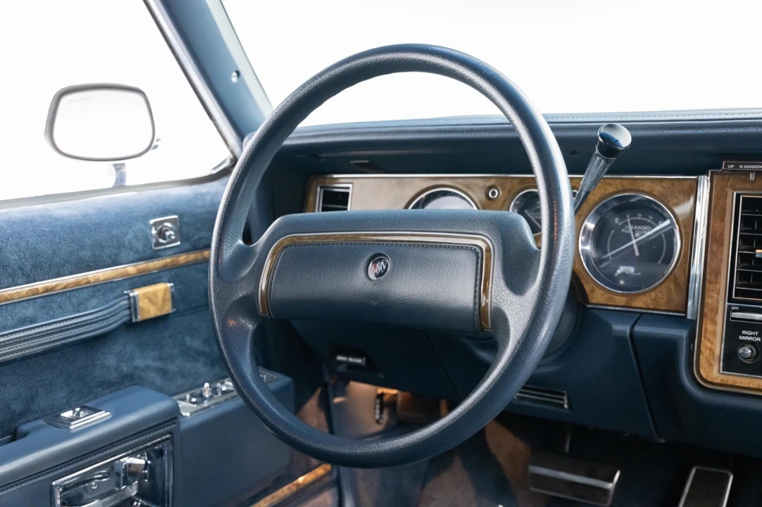 1990 Buick LeSabre - Image 10 of 21