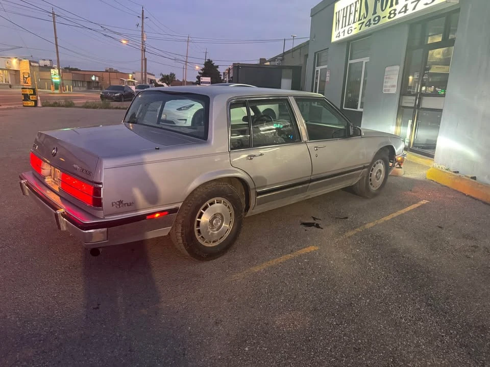 1990 Buick Park Avenue - Image 4 of 10