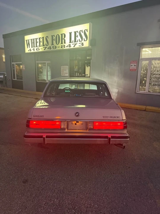 1990 Buick Park Avenue - Image 3 of 10
