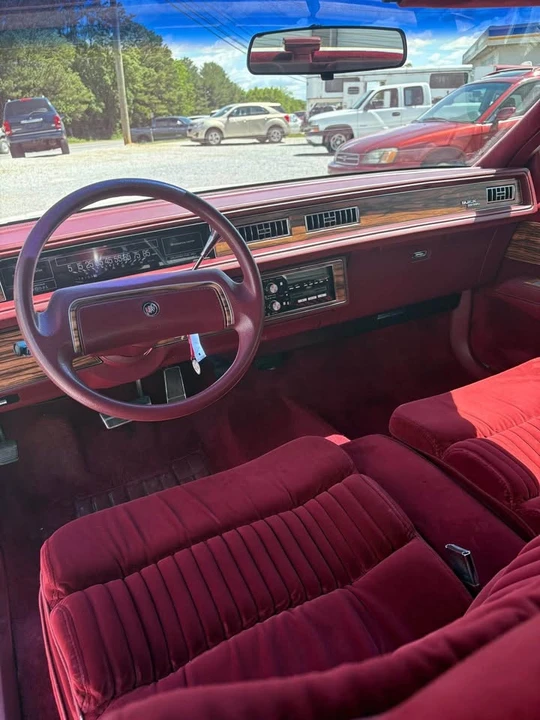 1990 Buick Park Avenue - Image 9 of 10