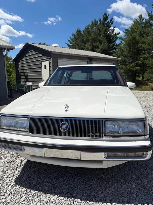 1990 Buick Park Avenue - Image 2 of 10