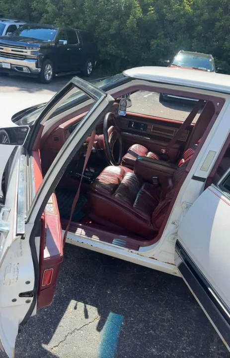 1990 Buick Park Avenue - Image 2 of 3