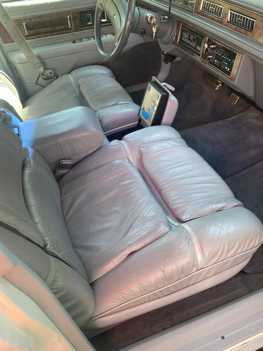 1990 Buick Park Avenue - Image 9 of 15