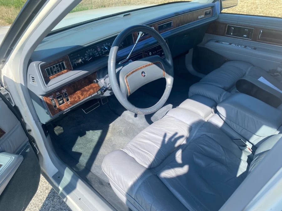 1990 Buick Park Avenue - Image 6 of 15