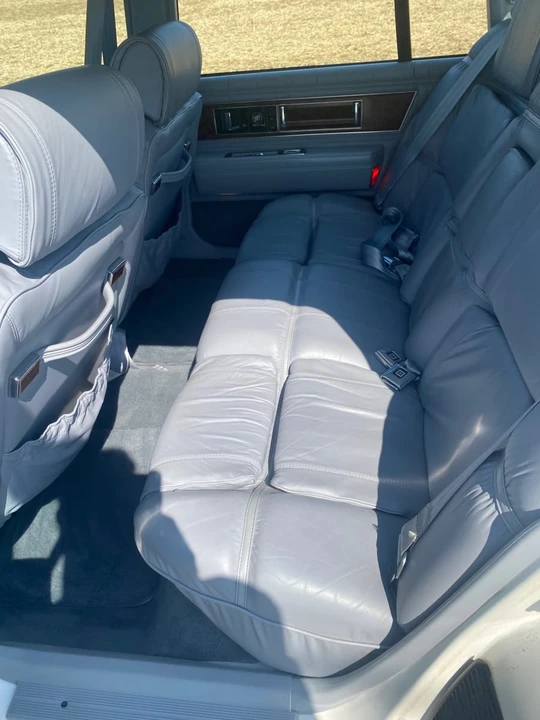 1990 Buick Park Avenue - Image 10 of 15