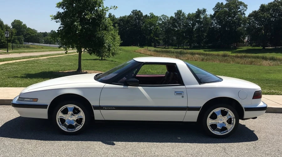 1990 Buick Reatta - Image 2 of 7