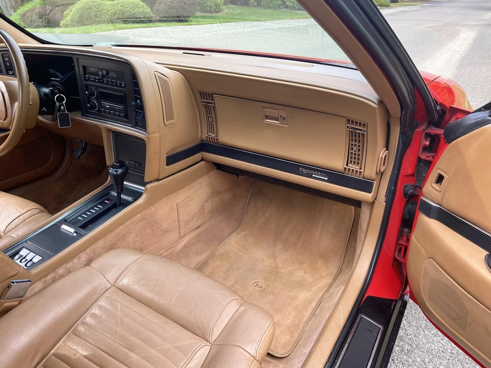 1990 Buick Reatta - Image 31 of 31