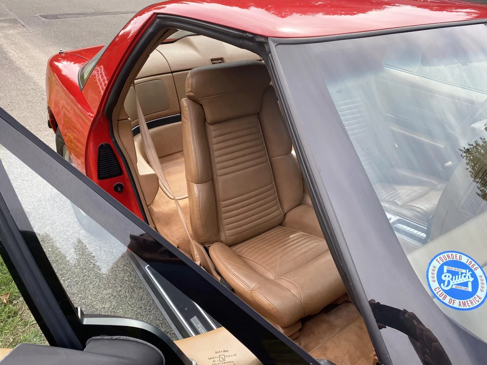 1990 Buick Reatta - Image 18 of 31