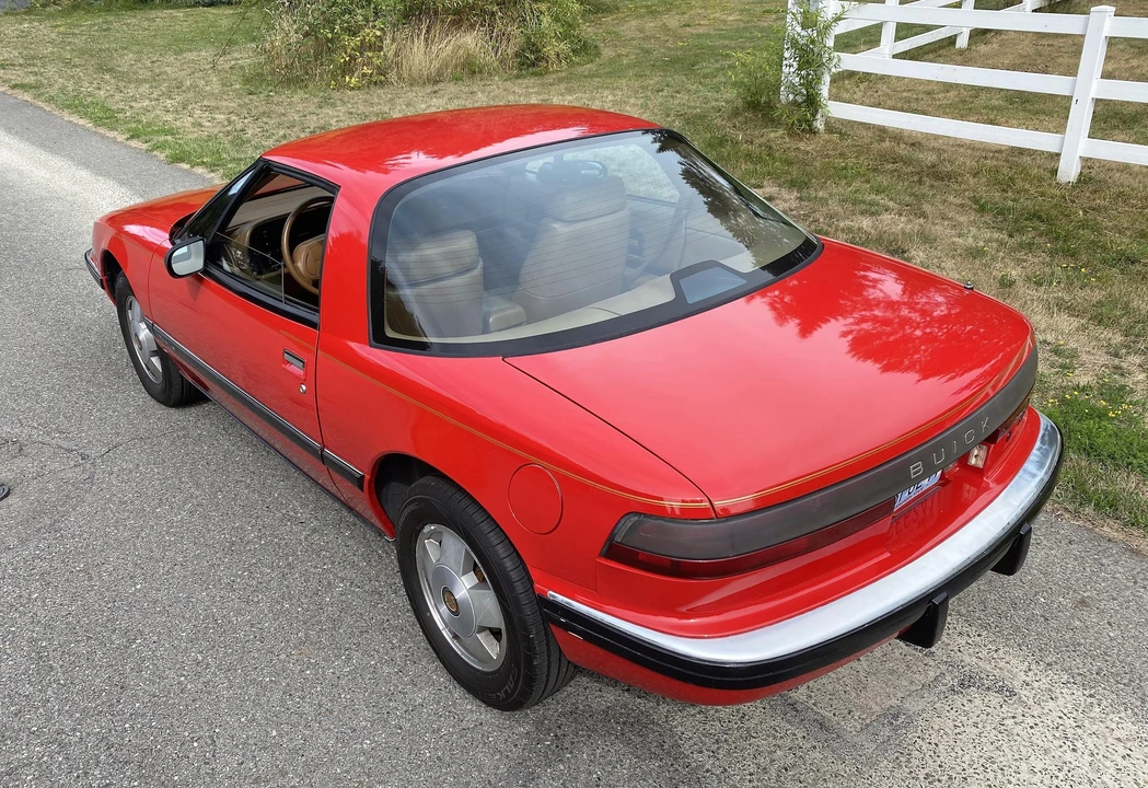 1990 Buick Reatta - Image 12 of 31
