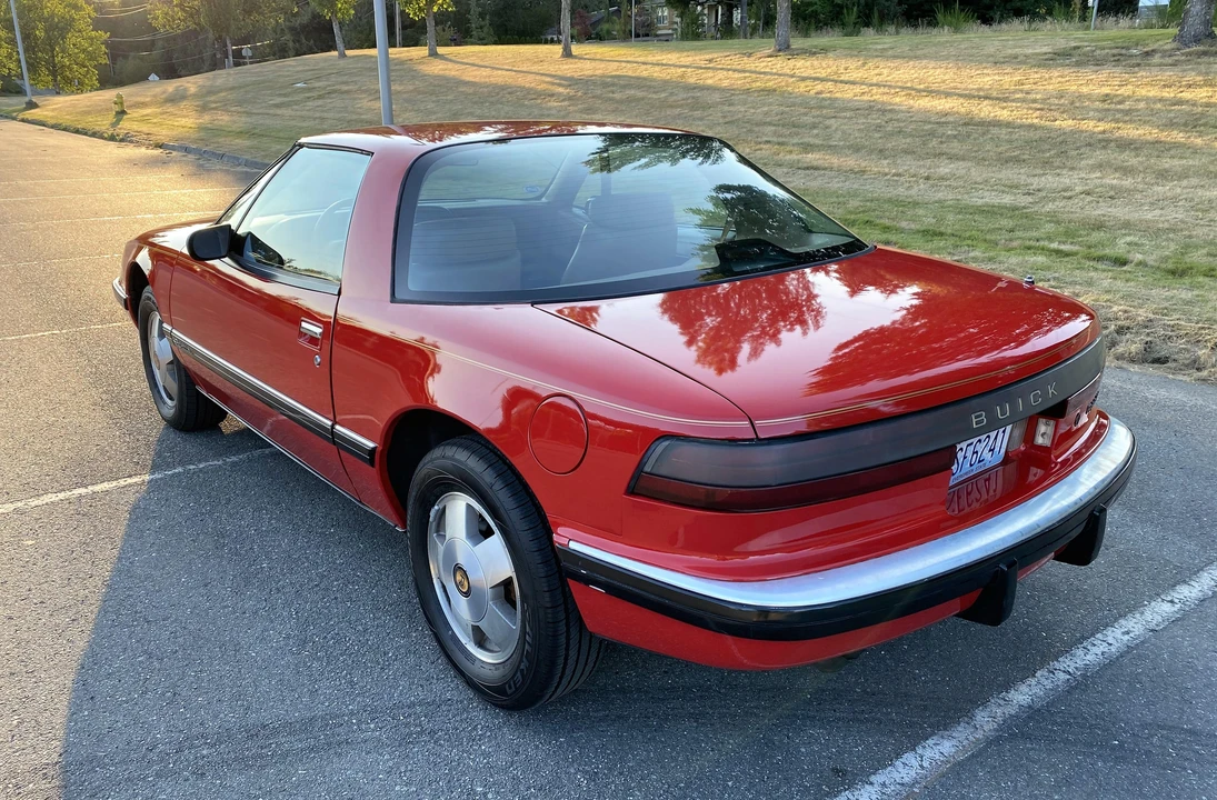 1990 Buick Reatta - Image 11 of 31